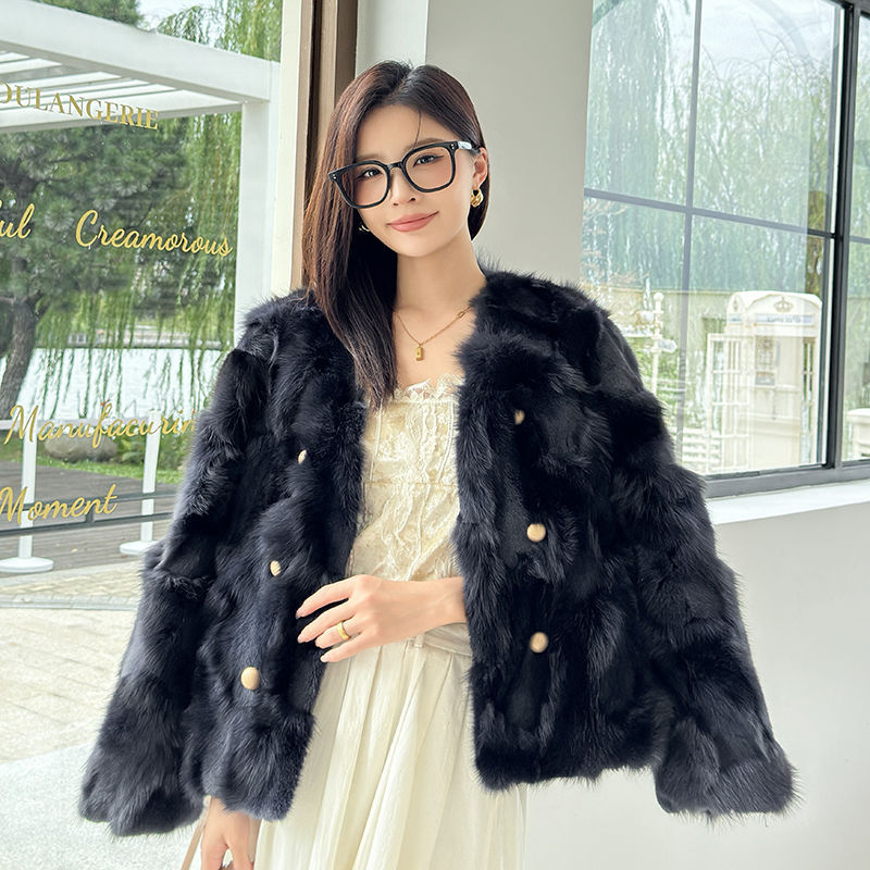 Дамско палто от лисица козина, късо, V-образно деколте, дълги ръкави, урбан стил, есен 2025