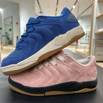 Uniszex velúr sneaker, alacsony toppal, fűzőkkel, gumitalppal, légáteresztő