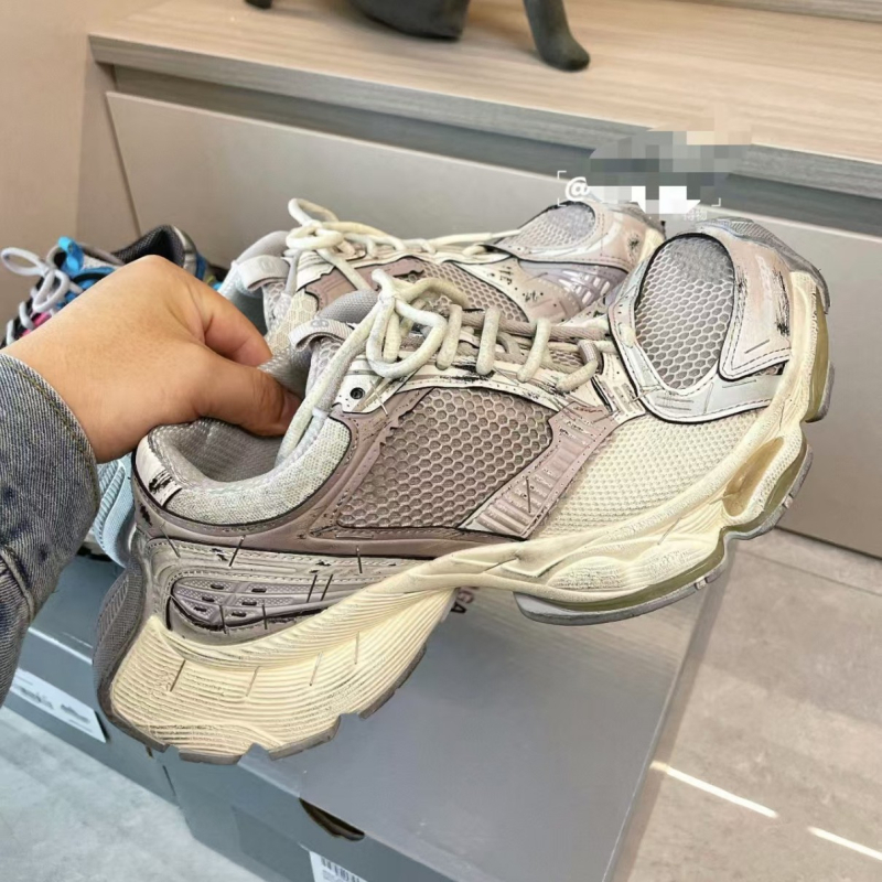Unisex tenisice s mrežastim gornjim dijelom, gumom na potplatu, klinasti pet 3–5 cm, elastično zatvaranje, tekstilna uložak, svakodnevna upotreba