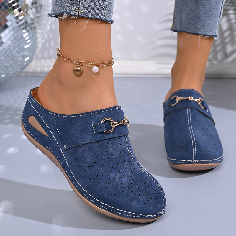 Женски мюли с клиновиден ток, патент кожа, закръглен нос, височина на тока 6–8 см, дебела подметка 3–6 см, лято 2026