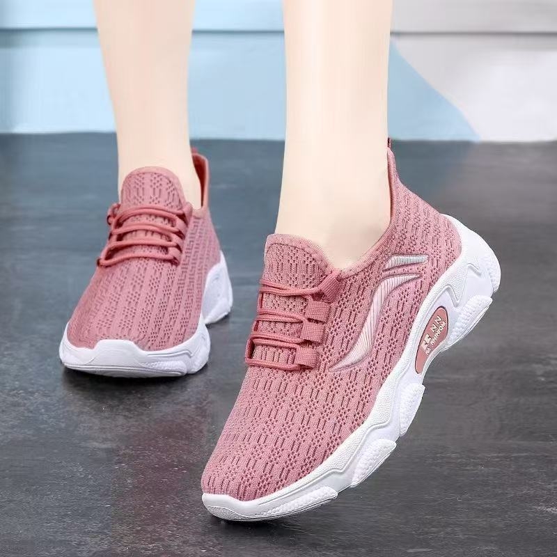 Női hálós felsőrészű sportcipő vastag talppal, légáteresztő, elöl fűzővel, alacsony sarok 1–3 cm