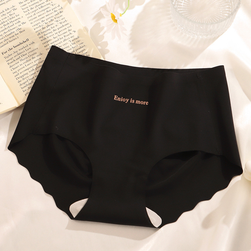 Γυναικείο εσώρουχο Ice Silk, διαπνέον, μεσαίας μέσης, κύριο ύφασμα 90–95% νάιλον, επένδυση καβάλου 80–90% Mulberry μετάξι