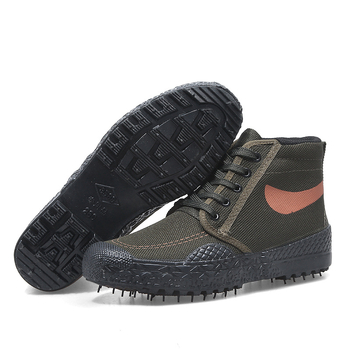 Magas szárú vászon munkavédelmi cipő — légáteresztő, csúszásálló, kopásálló; felsőrész: vászon; talp: gumitalp; magas felső rész; fűzővel zárható; belső: textilbetét