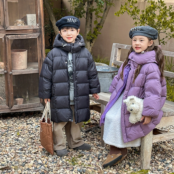 Gyerekeknek készült kapucnis tollkabát középméretű, koreai stílusú, fehér kacsa tollal töltve