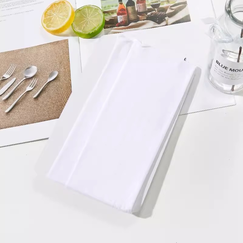 Baršunaste tajice, jedinstven uzorak, srednja gustoća, viskozni materijal, lansirano u proljeće 2023.