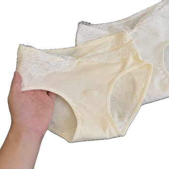 Chiloți femei din bumbac, talie medie, material tricotat 90–95% bumbac, căptușeală a zonei intime 100% bumbac, respirabili