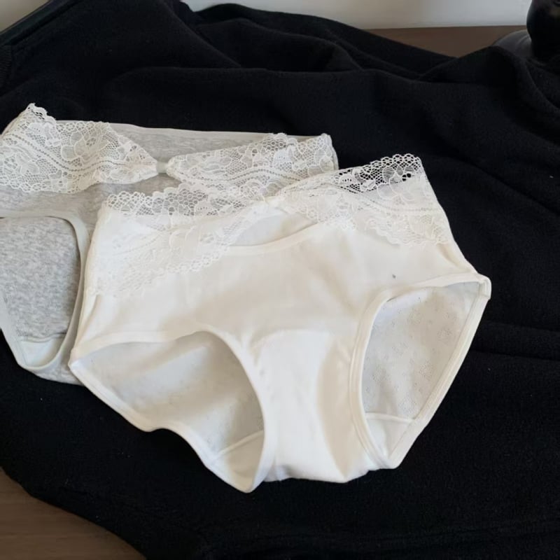 Chiloți femei din bumbac, talie medie, material tricotat 90–95% bumbac, căptușeală a zonei intime 100% bumbac, respirabili