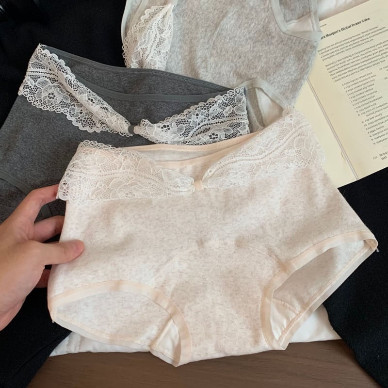 Chiloți femei din bumbac, talie medie, material tricotat 90–95% bumbac, căptușeală a zonei intime 100% bumbac, respirabili