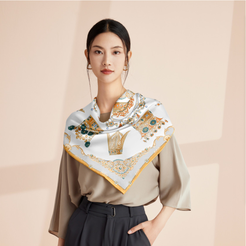 Копринен шал квадрат, сатеново тъкане, Mulberry коприна, оригинален дизайн, есенна колекция