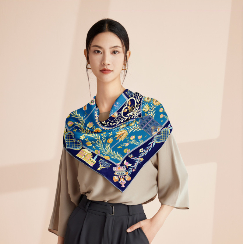 Копринен шал квадрат, сатеново тъкане, Mulberry коприна, оригинален дизайн, есенна колекция