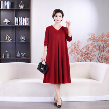 Hosszú ujjú midi ruha, derékszűkítő fazon, karcsúsító hatás, tavasz–ősz viseléséhez, csillogó flitterekkel