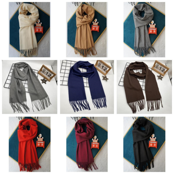 Zimski šal u klasičnom britanskom stilu sa resicama, topao i svestran za parove (Materijal: Poliester; Pletenje: Warp knitting; Sezona: Zima; Stil: Fashion Commuter, Elegantno, Minimalističko).