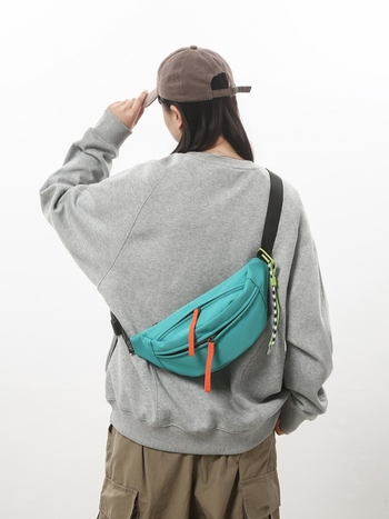 Muška crossbody torba (ulični stil; najlon; vodootporan; model 3772; uzorak: slovo)