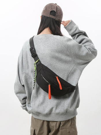 Muška crossbody torba (ulični stil; najlon; vodootporan; model 3772; uzorak: slovo)