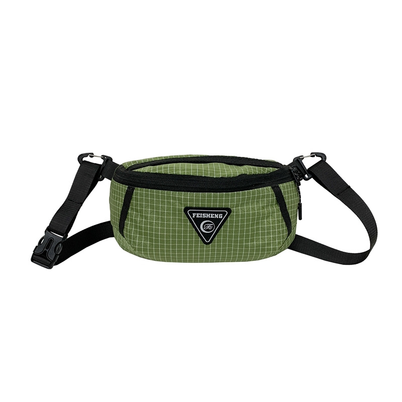 Muška torbica za prsa s crossbody remenom, karirani najlon, prozračna, vodootporna, ultra lagana, kompatibilna s 10-inčnim prijenosnim računalom