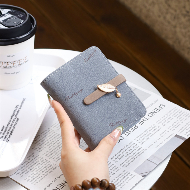 Női mini pénztárca virágmintával, rövid kialakítású csattal és cipzárral, PU bőr, városi egyszerű stílus, Love Step márka, bélés poliészter, 2025