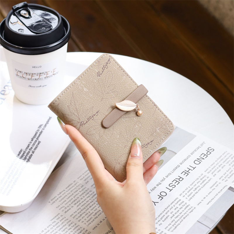 Női mini pénztárca virágmintával, rövid kialakítású csattal és cipzárral, PU bőr, városi egyszerű stílus, Love Step márka, bélés poliészter, 2025