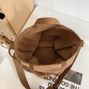 Muška crossbody torba od ispranog platna — prozračna, ultra lagana, proširiva dizajn, poliester podstava, jednobojna boja, proljeće 2025