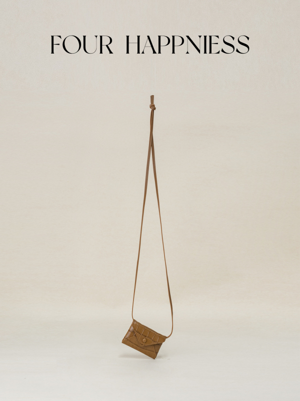 Μικρό πορτοφόλι-θήκη καρτών από πρώτο στρώμα βοδινού δέρματος, γνήσιο δέρμα, υπερ-ελαφρύ, αστικός μινιμαλισμός, επένδυση από δέρμα βοδινού