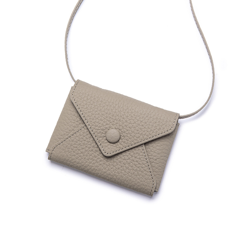 Mini crossbody držač kartice — prava koža, prvi sloj teleće kože, jednobojni uzorak, svjež i sladak stil, ljeto 2025