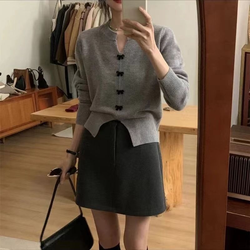 Kardigan od poliestera, francuski stil, okrugli izrez, dugi rukavi, duljina 50–65 cm