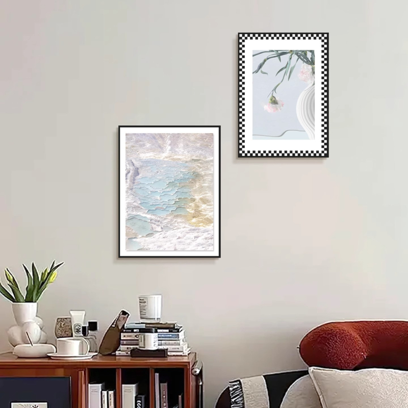 Akril falmatrica lyukak fedésére — dekoratív öntapadós minta geometriai és rajzfilmszerű motívummal, vízálló és olajálló, 1 db