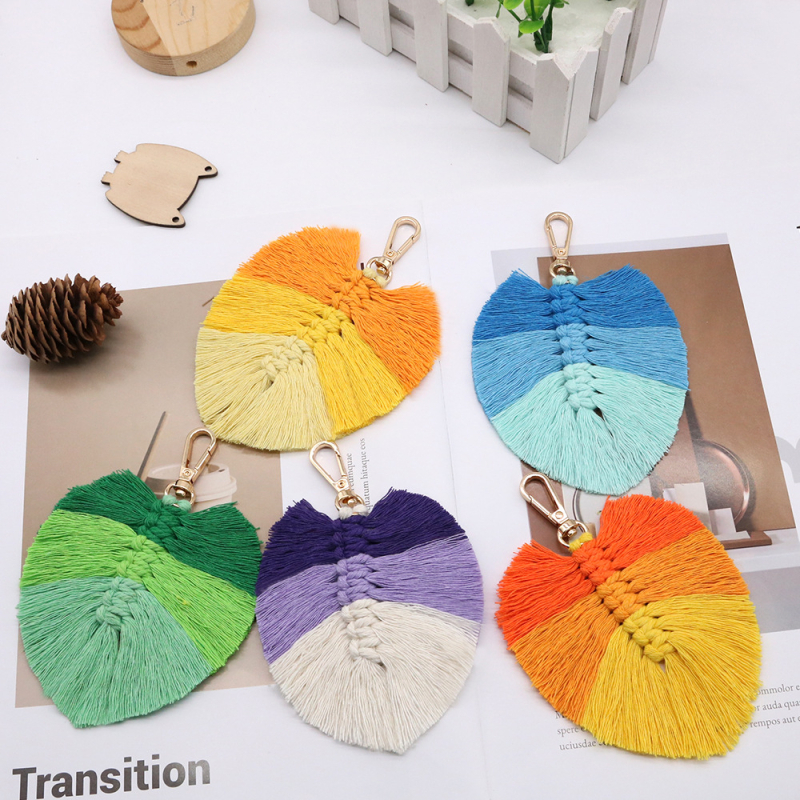 Κλειδοθήκη με χειροποίητο πλεκτό φύλλο, μποέμ φούντα με φτερά, 91–100% βαμβάκι, ριγέ μοτίβο, τετράγωνο σχήμα