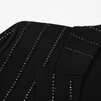 Dámsky štíhly pletený kabát z viskózy (70–80%), dlhé rukávy, golier v štýle saka, zapínanie na jedno tlačidlo