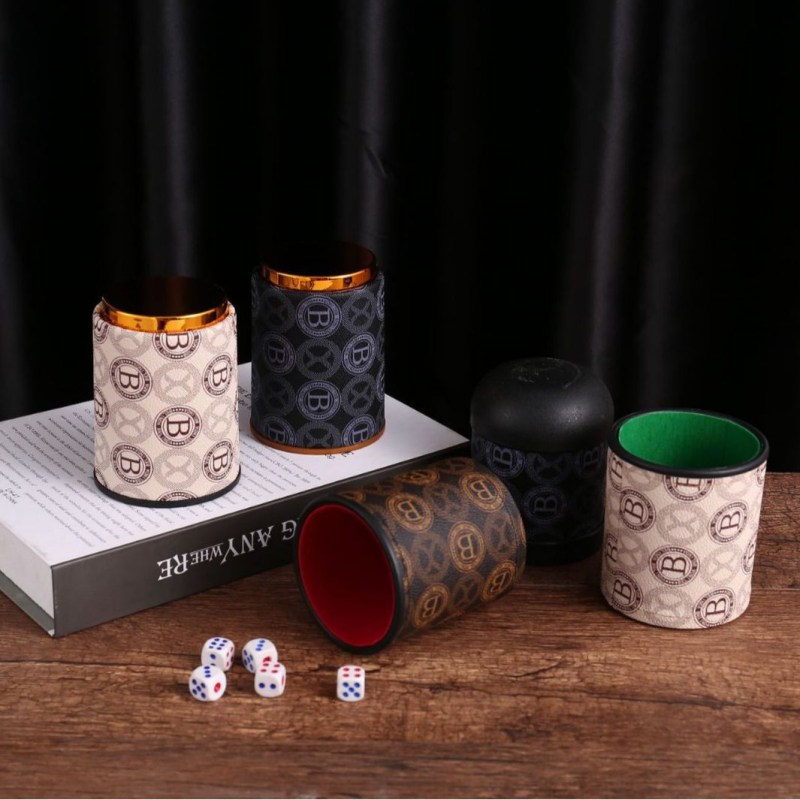 Sensele комплект чаши за зарове от PP пластмаса, с заоблени краища, персонализация налична, 100 броя в кутия