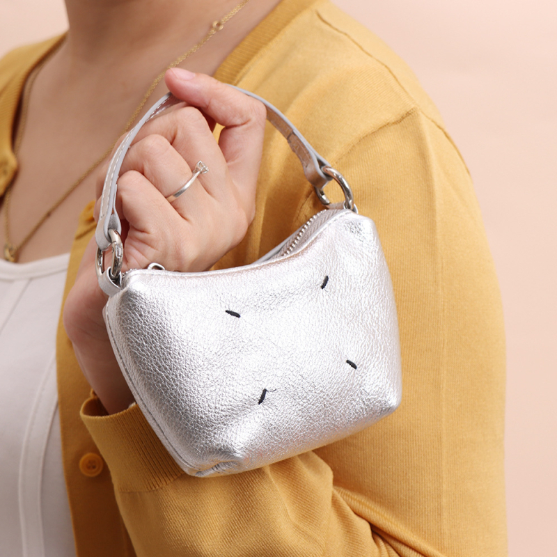 Női érme pénztárca, valódi bőr, első réteg tehénbőr, crossbody stílus, poliészter bélés