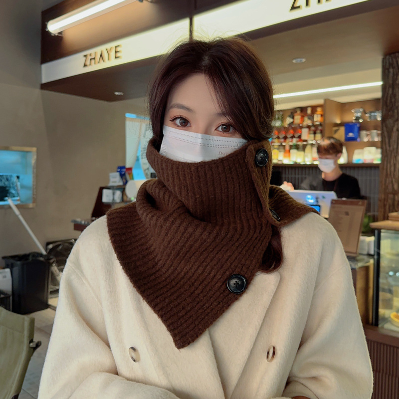 Kötött sál hamis gallérrel és gombokkal – vastag, meleg kiegészítő ősz-télre