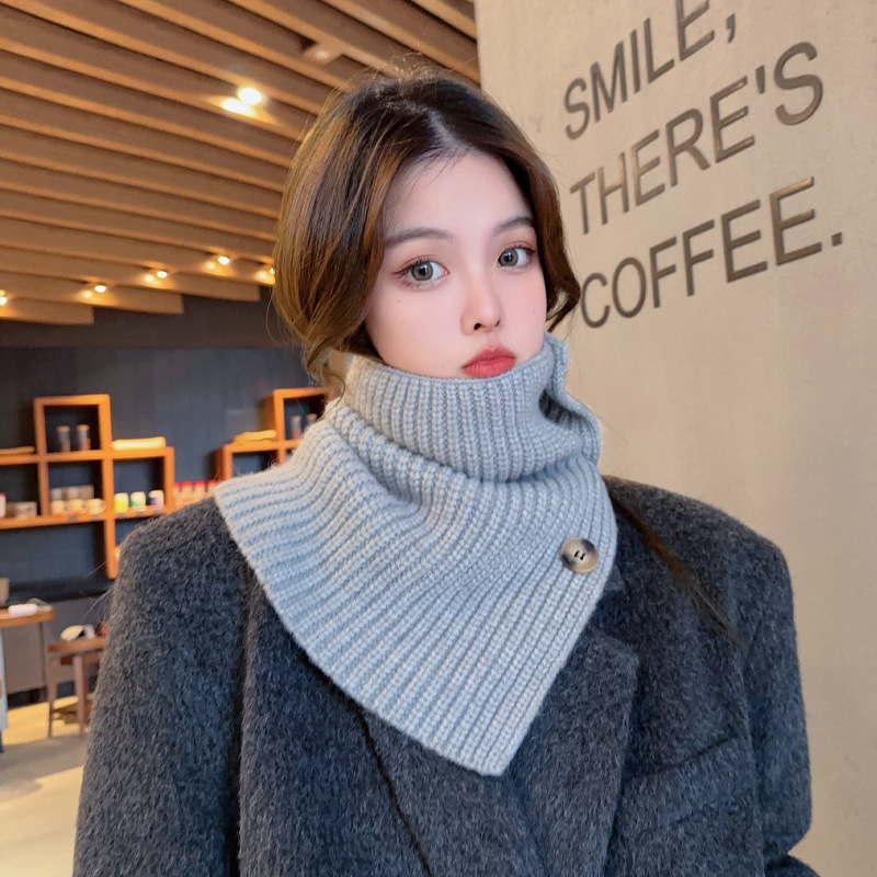 Kötött sál hamis gallérrel és gombokkal – vastag, meleg kiegészítő ősz-télre