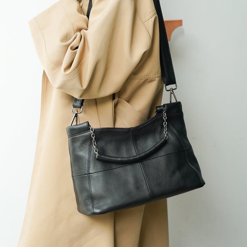 Kožna torbica za rameno - casual stil, koža prve klase (teleća koža), zatvaranje zip zatvarač, unutarnji džepovi: džep sa zipom, džep za telefon, džep za dokumente