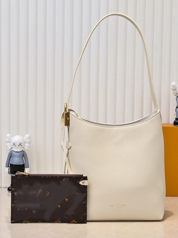 Ženska tote torba od sintetičke kože, bucket bag stil, podstava od lažnog baršuna, unutarnja pretinica za mobitel, otvoreni gornji dio