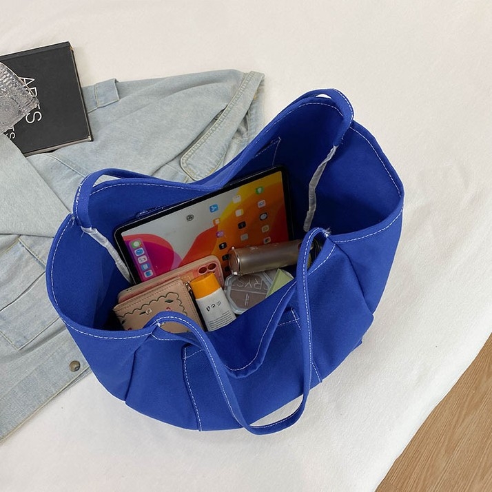 Kanvas tote torba za žene, gradski minimalistički stil, uspravni kvadratni oblik, otvoreni način otvaranja, unutarnja laminirana džep s zatvaračem