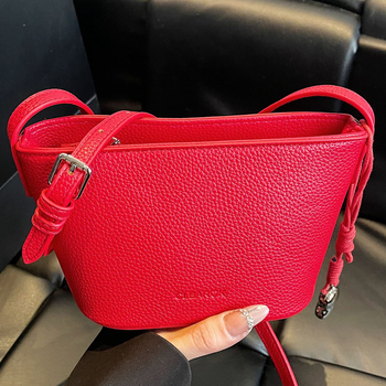 Női bucket táska — városi egyszerűség, PU anyag, bucket forma, mágneszár, belső laminált cipzár