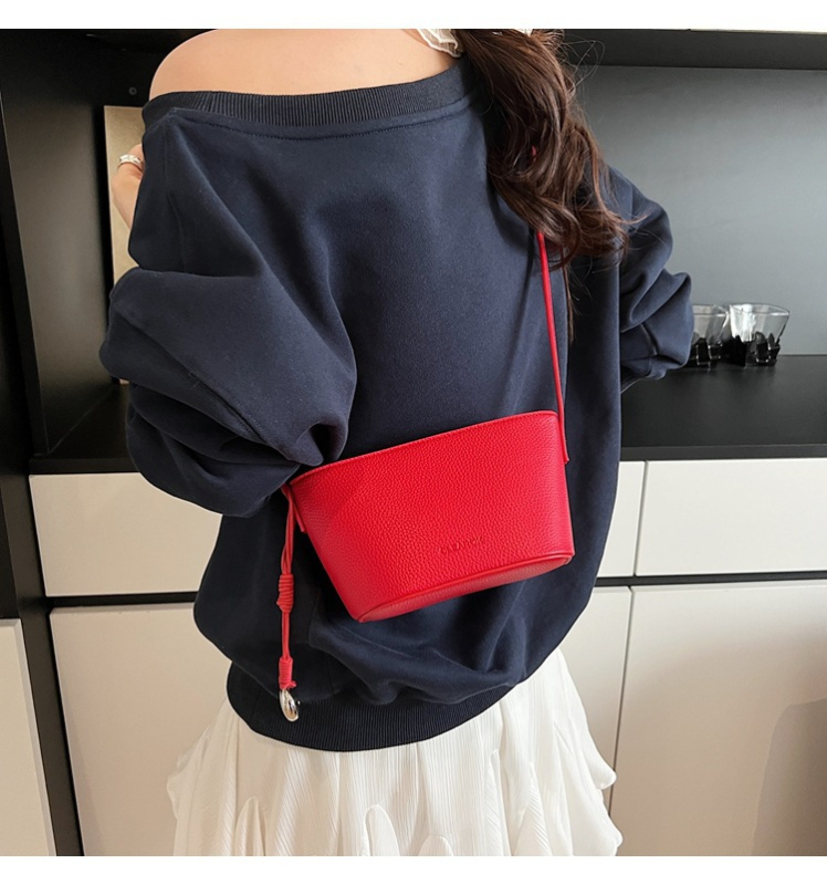 Női bucket táska — városi egyszerűség, PU anyag, bucket forma, mágneszár, belső laminált cipzár