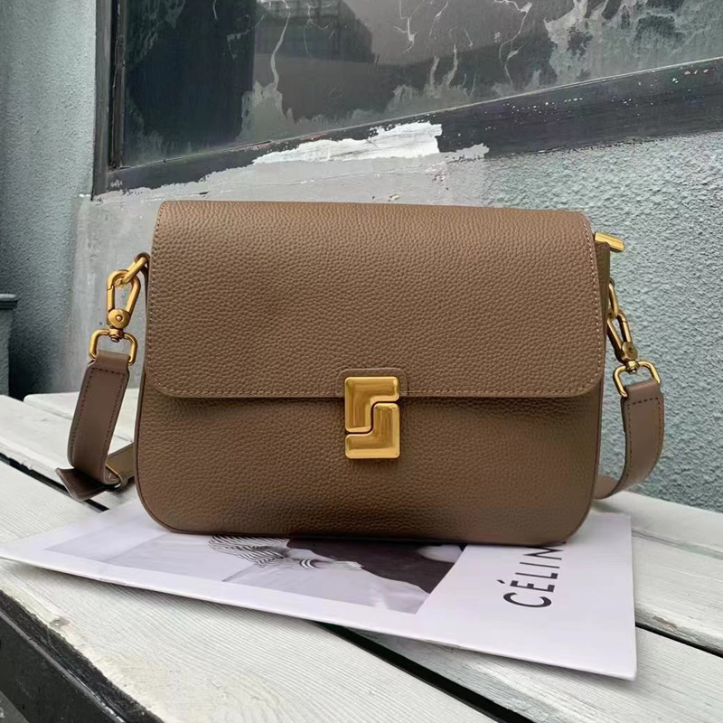 Prava kožna crossbody torba, mali kvadrat, gradski minimalistički stil, vodoravni kvadrat, unutarnji džep sa zatvaračem