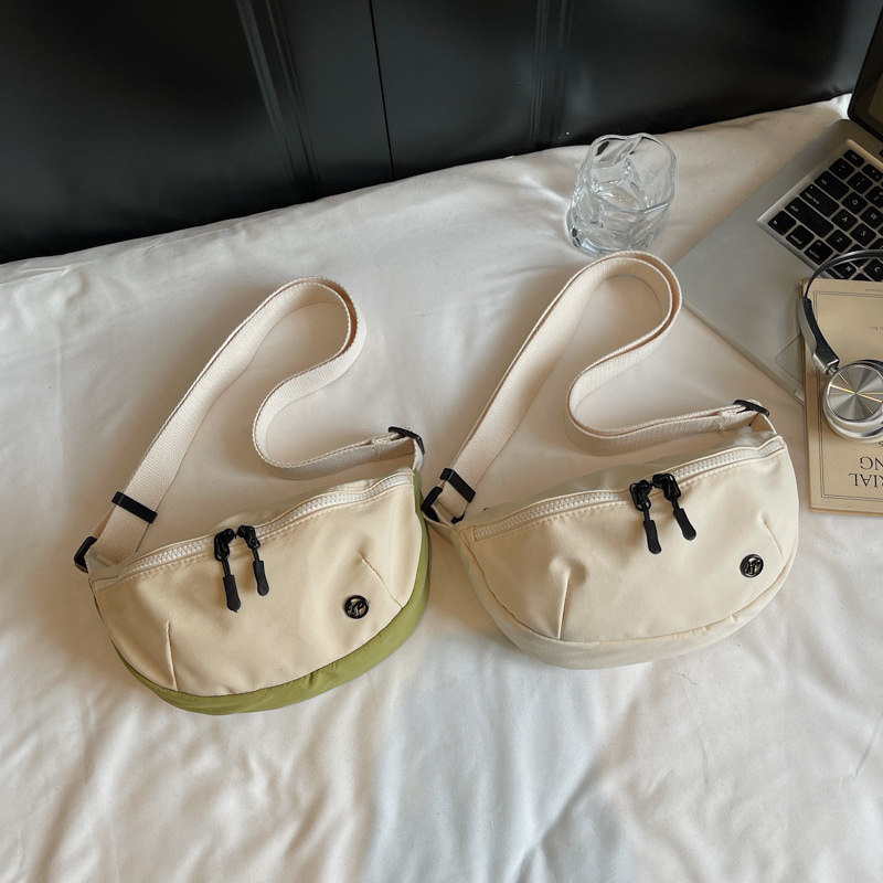 Γυναικεία τσάντα crossbody σε street style, Oxford ύφασμα, νάιλον επένδυση, κλείσιμο με φερμουάρ, θήκη για κινητό, με έναν ιμάντα