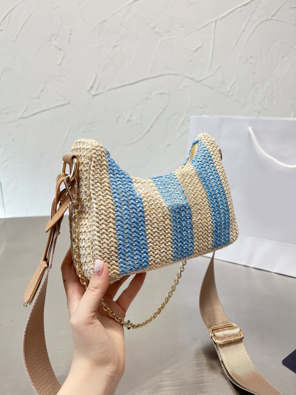 Подмишникова презрамкова чанта – градска минималистична, слама, форма на вареница, цип за затваряне, вътрешен джоб с цип и джоб за телефон