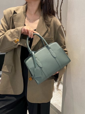 Ženska crossbody torbica od prave kože, prvi sloj teleće kože, zatvarač, unutarnji džepovi, horizontalni kvadratni oblik
