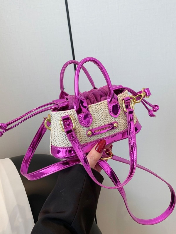 PU materijal mini crossbody torba, horizontalnog kvadratnog oblika, otvor s špagom, podstava od poliestera, džep za telefon.