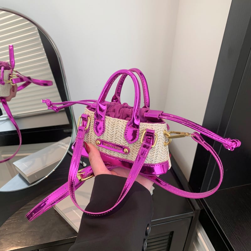 PU materijal mini crossbody torba, horizontalnog kvadratnog oblika, otvor s špagom, podstava od poliestera, džep za telefon.