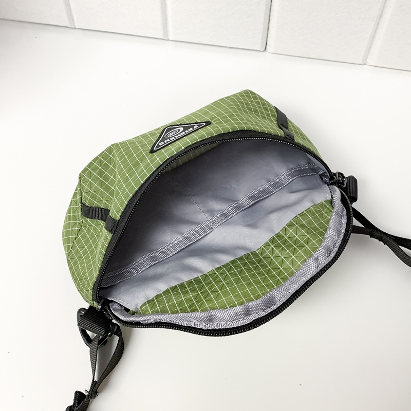 Vanjska vodootporna najlonska crossbody torba za prsa, s džepom za telefon i podlogom od poliestera