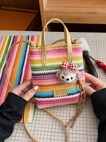 Boho pletena torba od slame, magnetno zatvaranje, najlon podstava, vertikalni kvadratni oblik, jedna naramenica