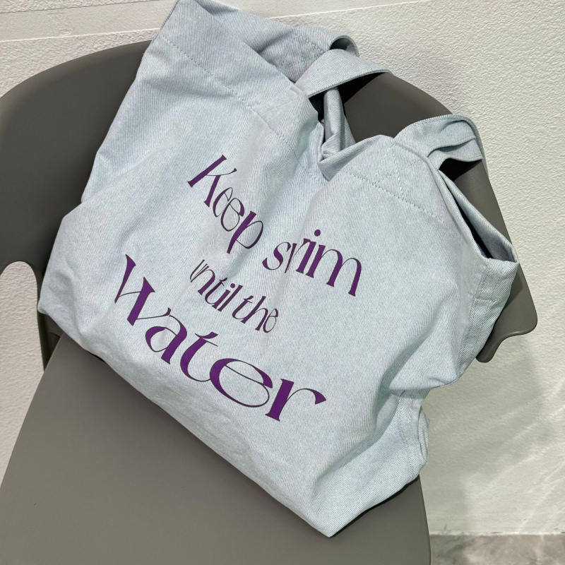 Torbica Tote od platna, ulični stil, vodoravni kvadratni oblik, otvoreni vrh, unutarnja pregrada za dokumente