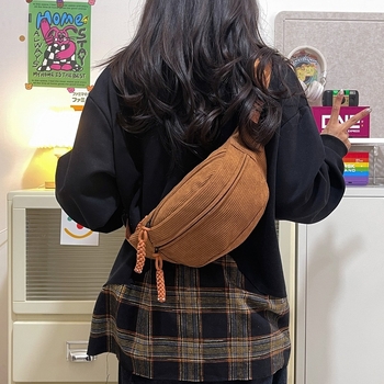 Ženska crossbody torbica od corduroy materijala - 2025 zima, zatvaranje zipom, džep za dokumente, vanjski patch džep, srednja tvrdoća