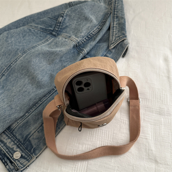 Notelli street-style torba preko ramena od Oxford materijala, vodootporna, kompaktnog horizontalno kvadratnog oblika, zatvarač, unutarnja džep za telefon, poliester podstava, jedna naramenica