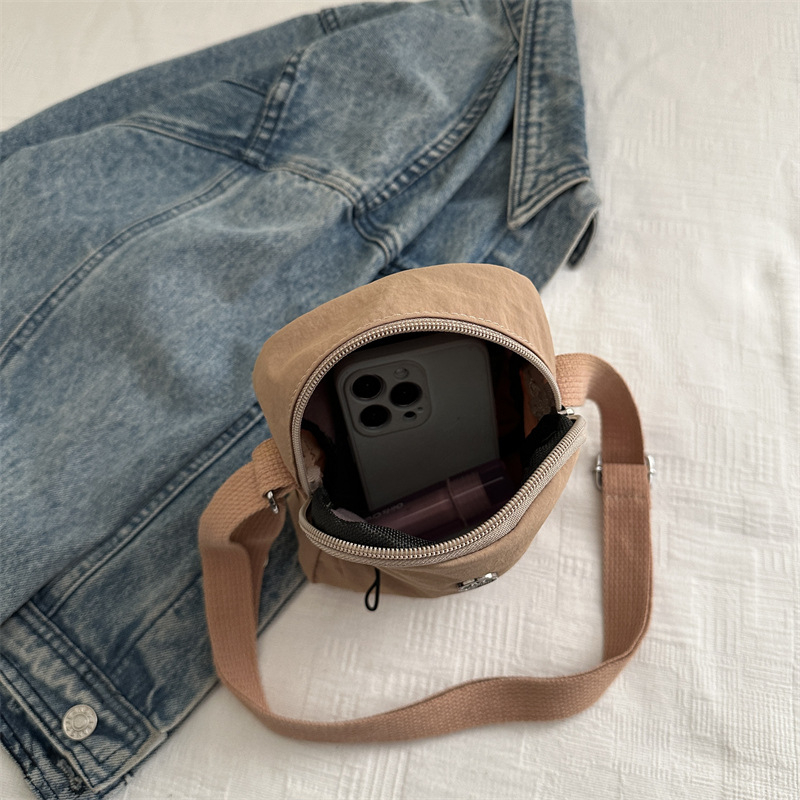 Notelli street-style torba preko ramena od Oxford materijala, vodootporna, kompaktnog horizontalno kvadratnog oblika, zatvarač, unutarnja džep za telefon, poliester podstava, jedna naramenica
