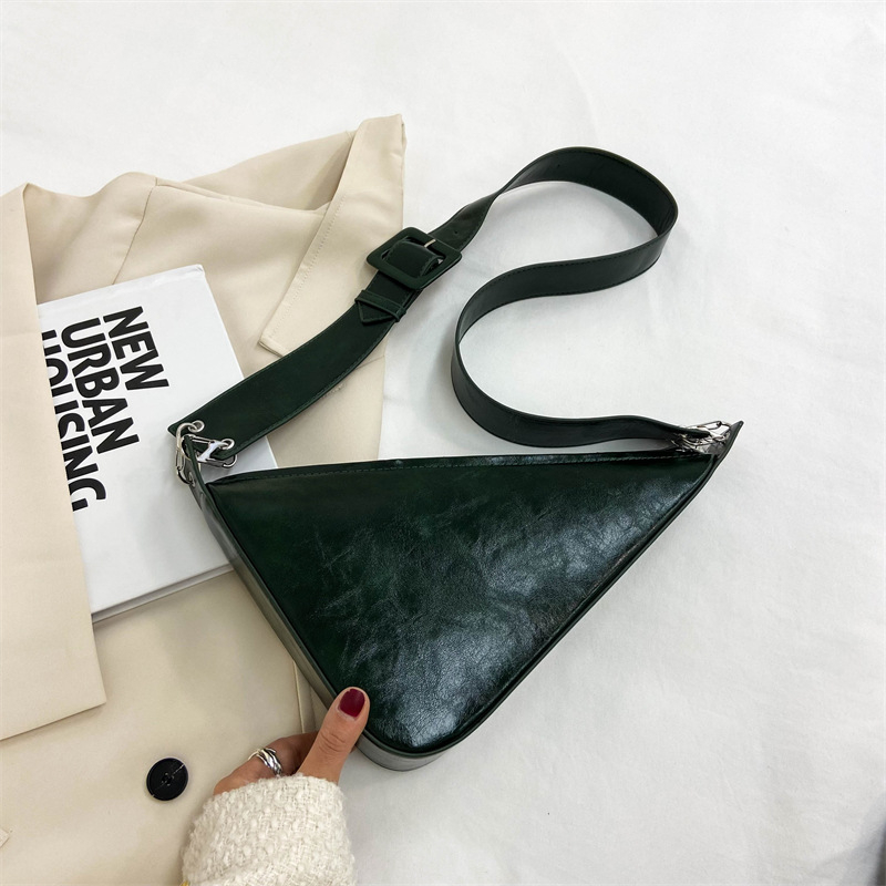 PU crossbody torba u stilu jastuka, vertikalni kvadratni siluet, zatvarač, unutarnja džep sa zatvaračem, jedna naramenica, svakodnevna upotreba
